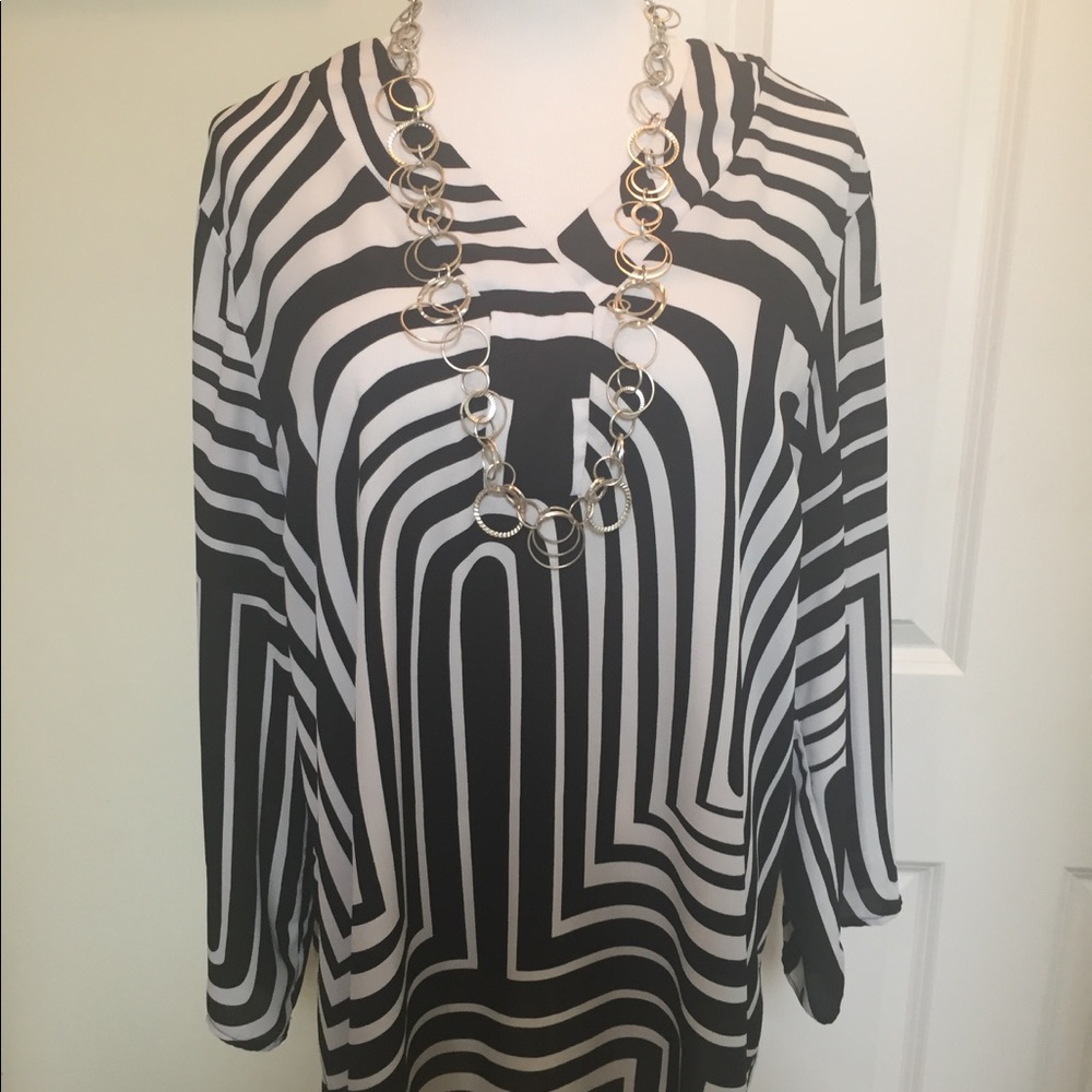 Roz & Ali black and white tunic
